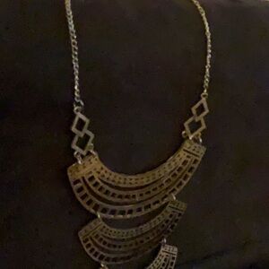 PAPARAZZI “QUEEN OF THE NILE”  SILVER NECKLACE